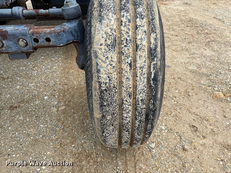 image for item FC5927 2001 New Holland TS100 tractor