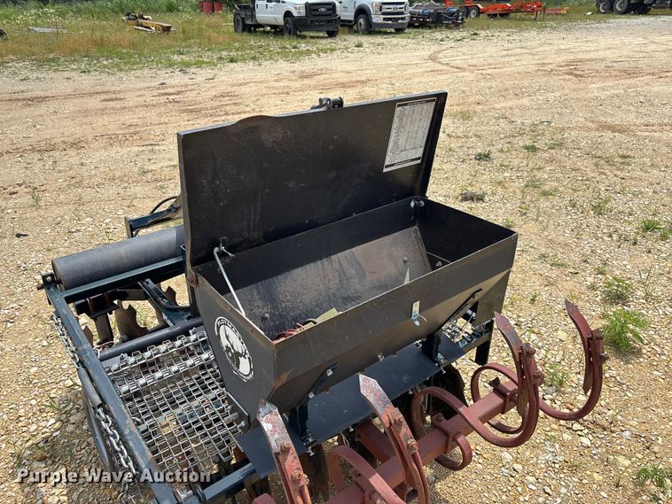 image for item FC5933 Plotmaster PEI-402HS plot seeder