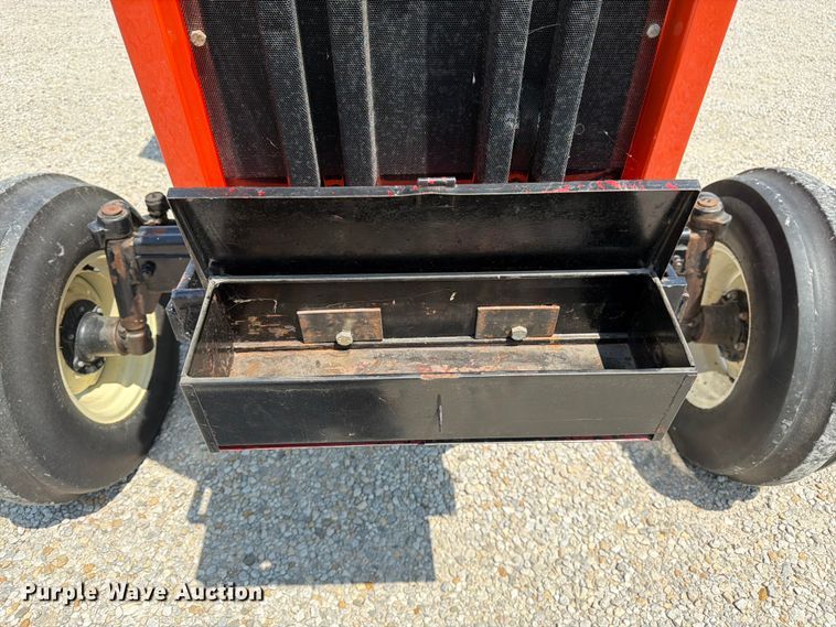 image for item FK3032 1983 Allis-Chalmers 6080 tractor