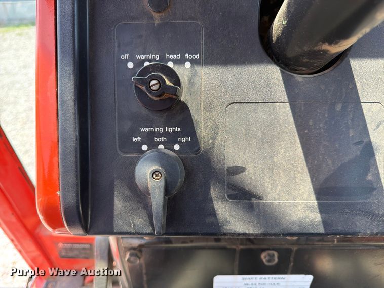 image for item FK3032 1983 Allis-Chalmers 6080 tractor
