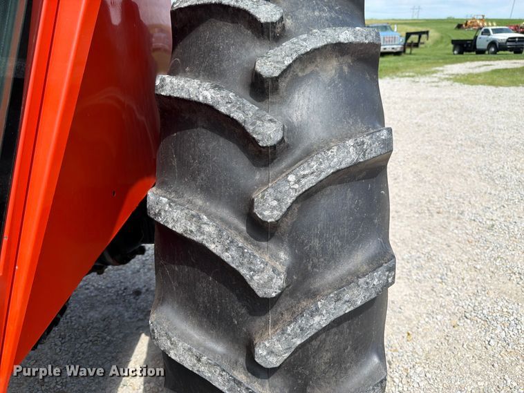 image for item FK3032 1983 Allis-Chalmers 6080 tractor