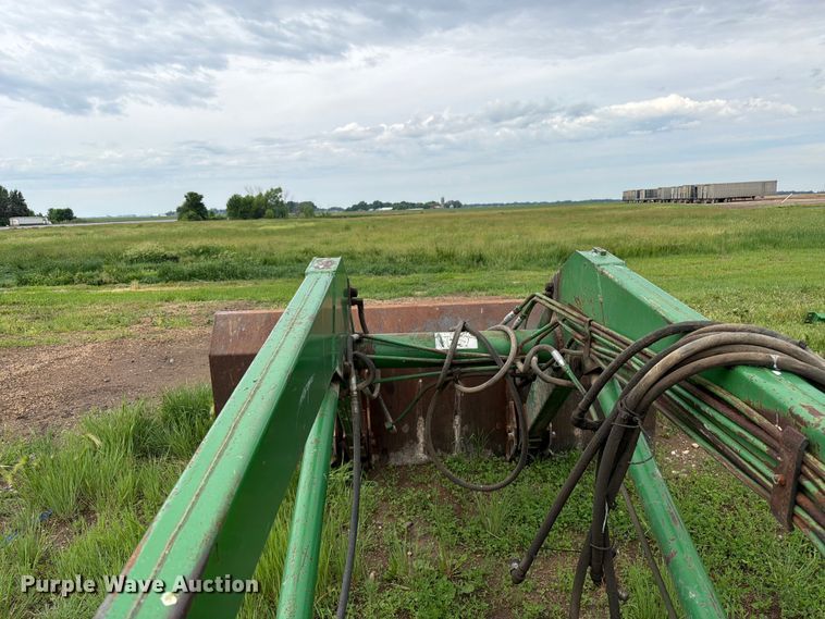image for item FK4018 Farmhand F258 loader