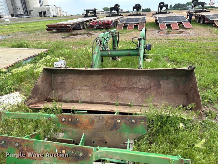 image for item FK4019 John Deere 158 loader