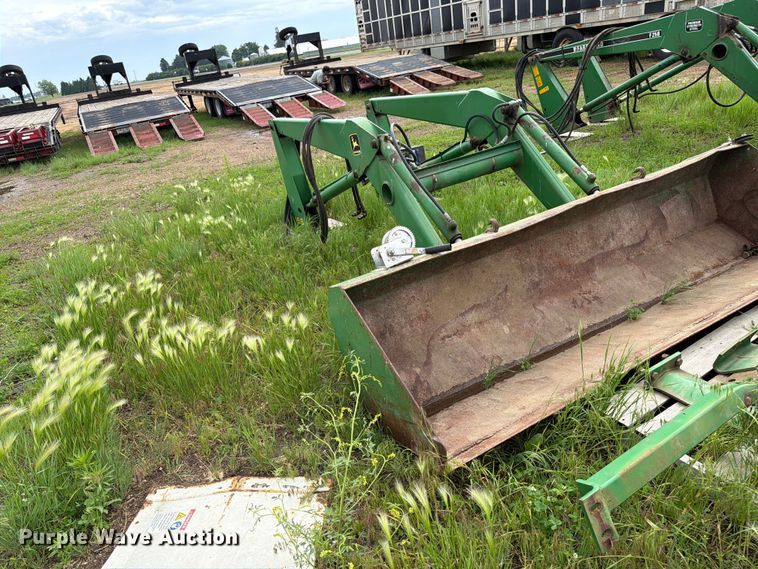 image for item FK4019 John Deere 158 loader