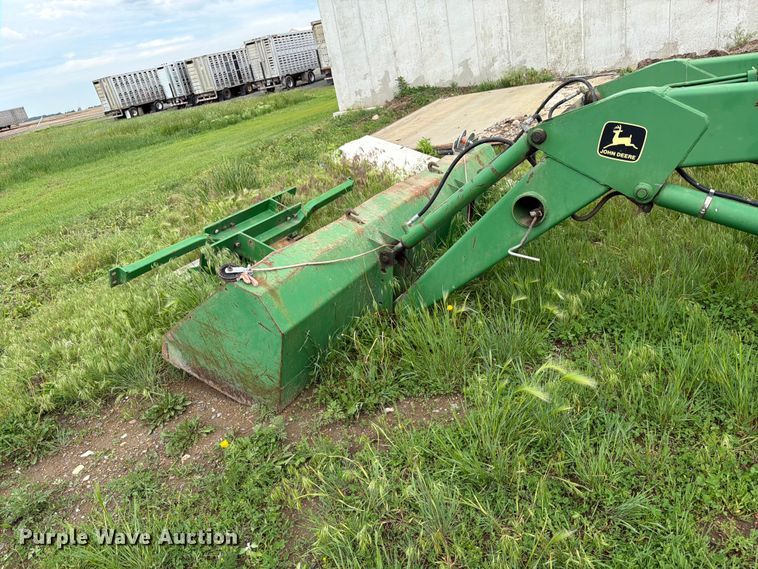 image for item FK4019 John Deere 158 loader