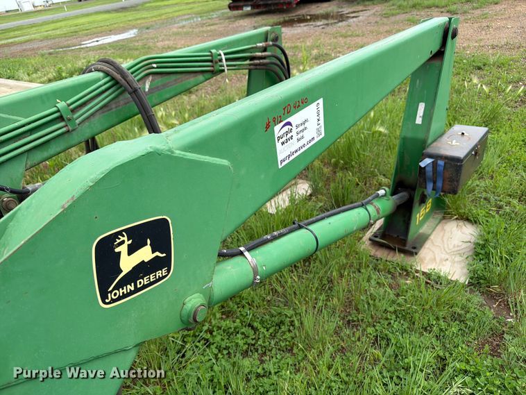 image for item FK4019 John Deere 158 loader