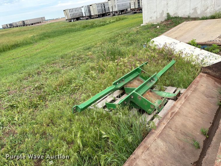image for item FK4019 John Deere 158 loader