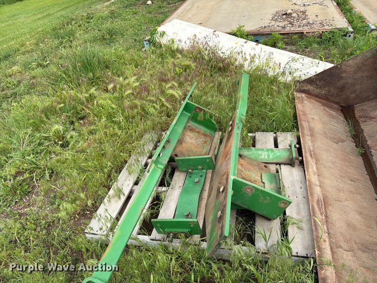 image for item FK4019 John Deere 158 loader