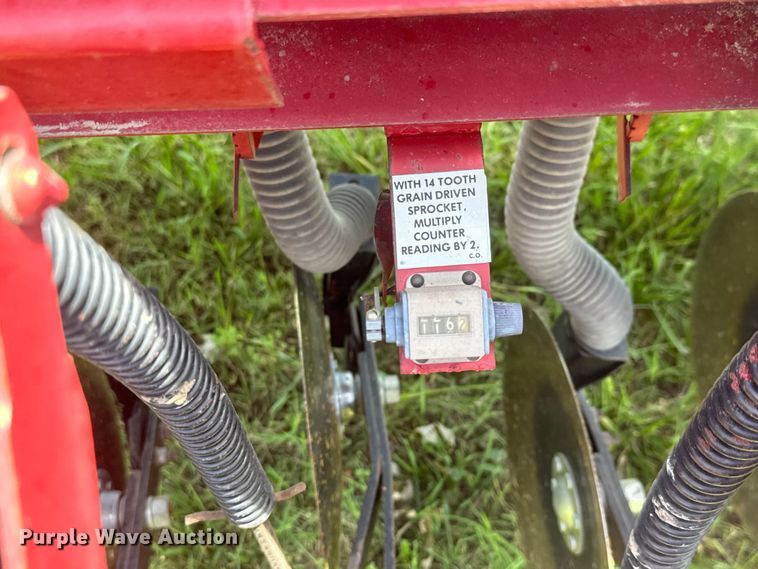 image for item NA9393 J.I. Case 5100 grain drill
