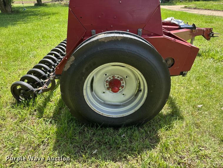 image for item NA9393 J.I. Case 5100 grain drill