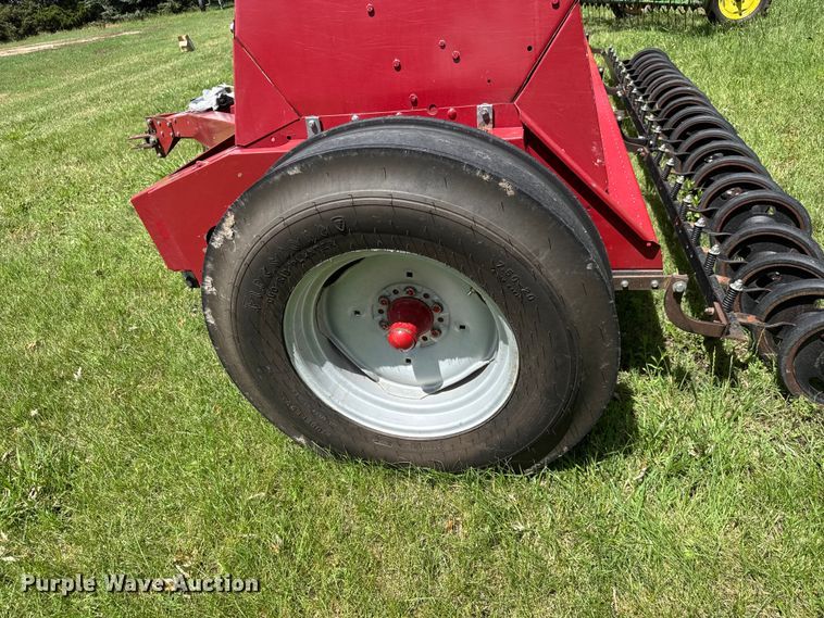 image for item NA9393 J.I. Case 5100 grain drill