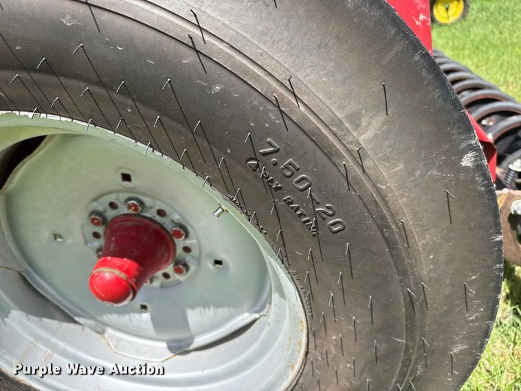 image for item NA9393 J.I. Case 5100 grain drill