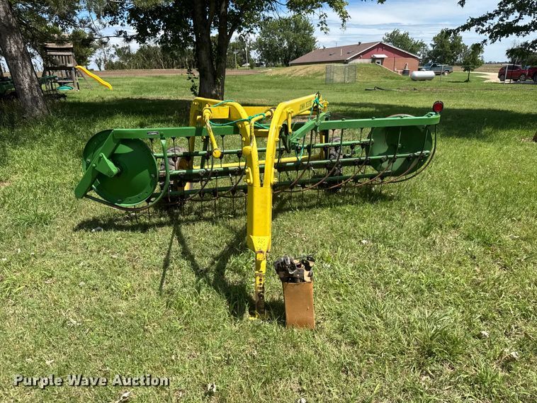 image for item NA9394 John Deere 640 hay rake