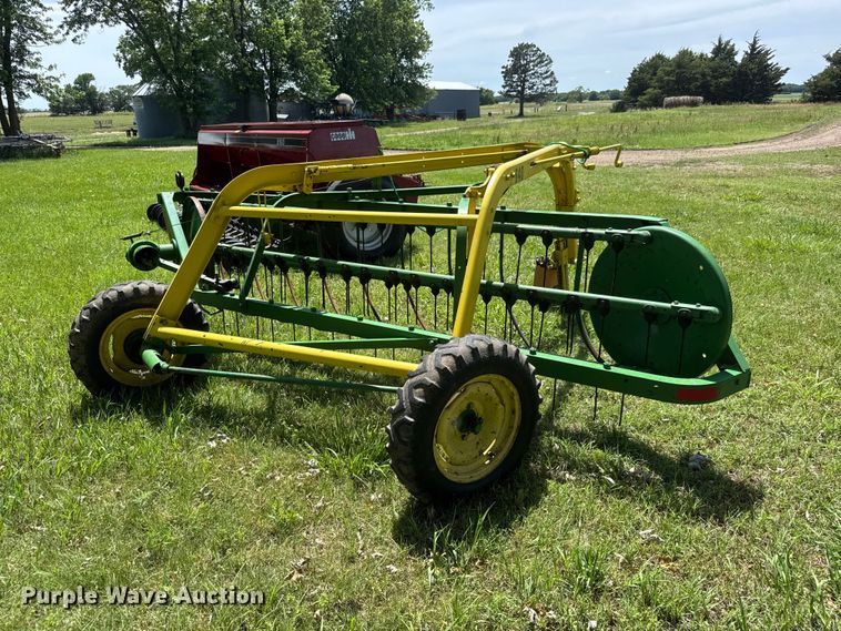 image for item NA9394 John Deere 640 hay rake