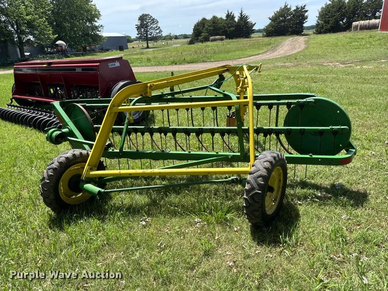 image for item NA9394 John Deere 640 hay rake