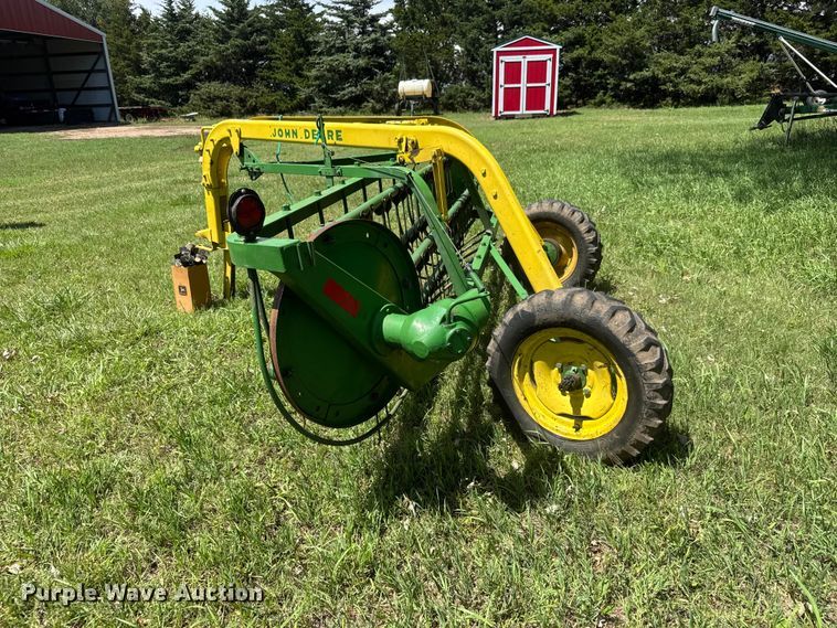 image for item NA9394 John Deere 640 hay rake