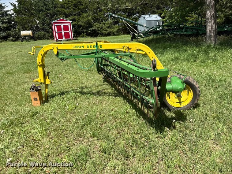 image for item NA9394 John Deere 640 hay rake