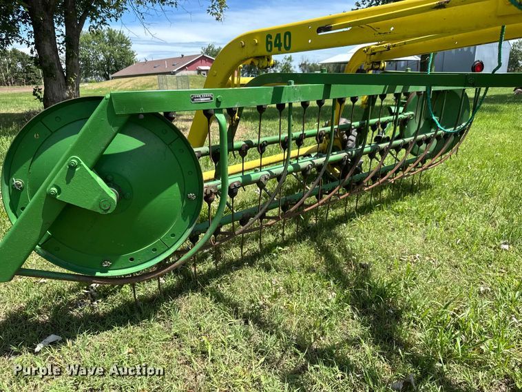image for item NA9394 John Deere 640 hay rake