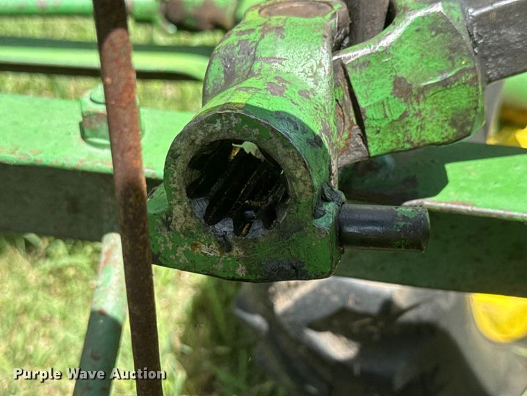 image for item NA9394 John Deere 640 hay rake