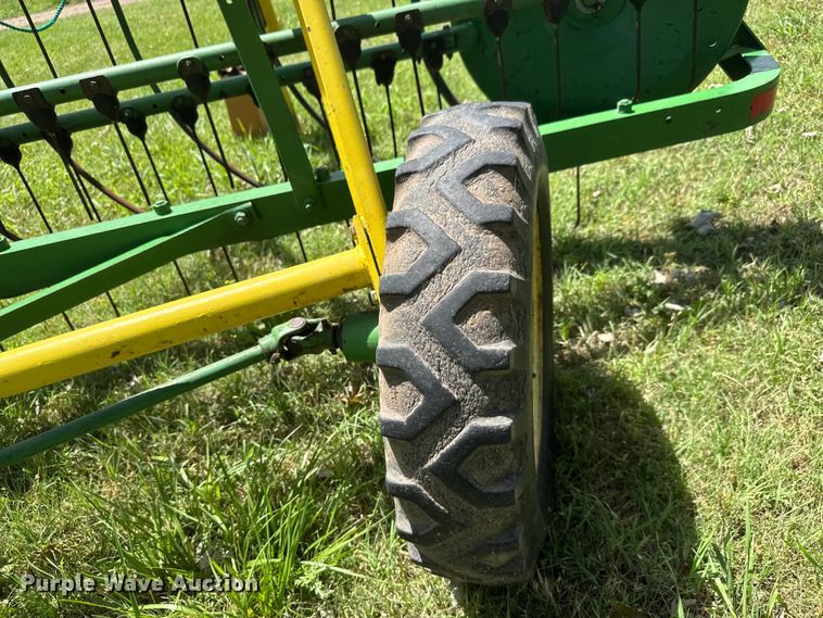 image for item NA9394 John Deere 640 hay rake