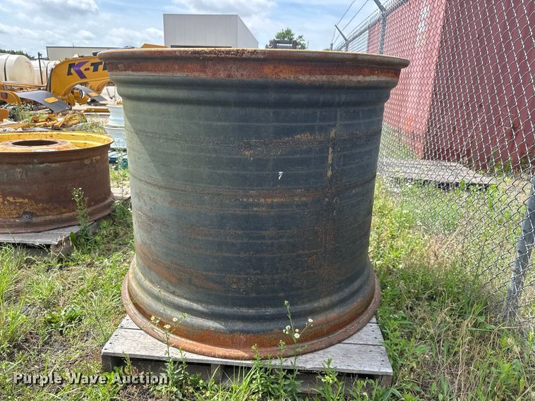 image for item NA9491 Titan tractor wheel