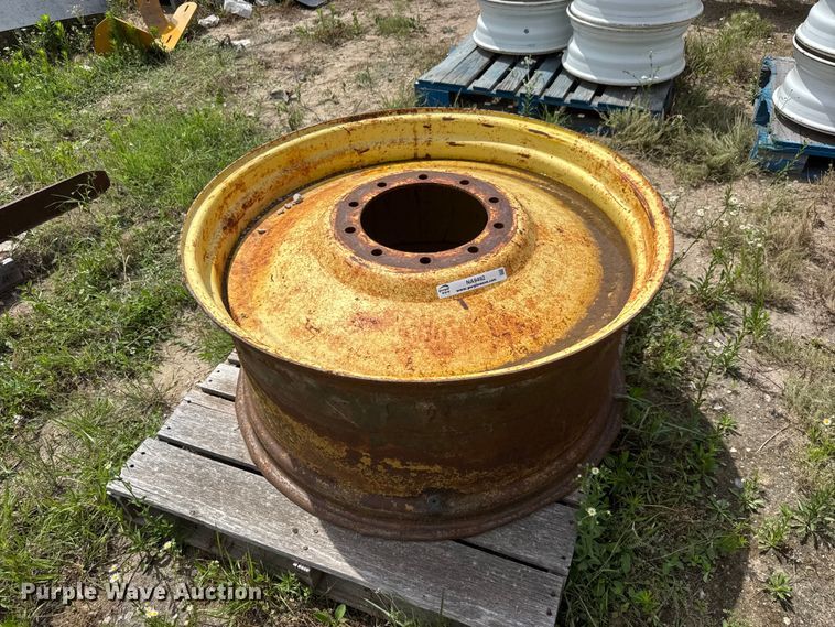 image for item NA9492 Tractor wheel