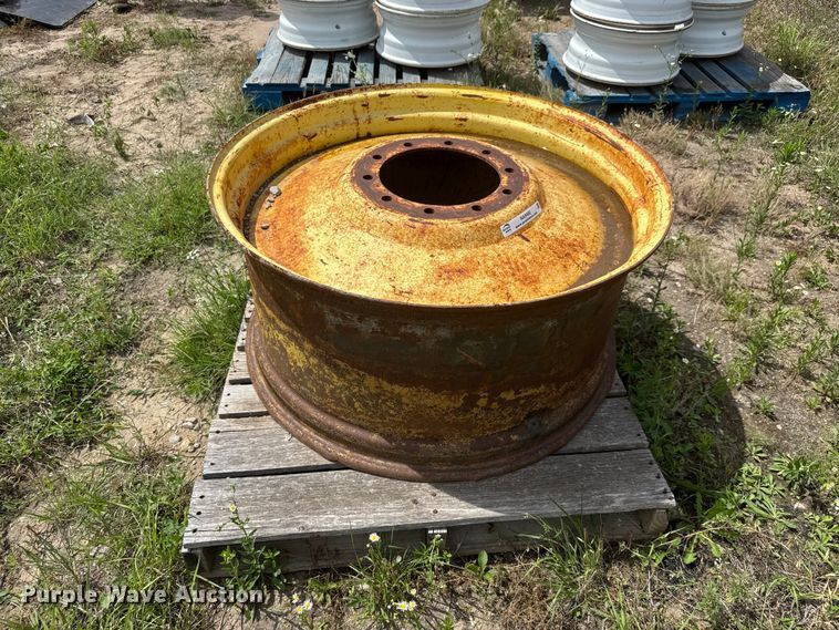 image for item NA9492 Tractor wheel