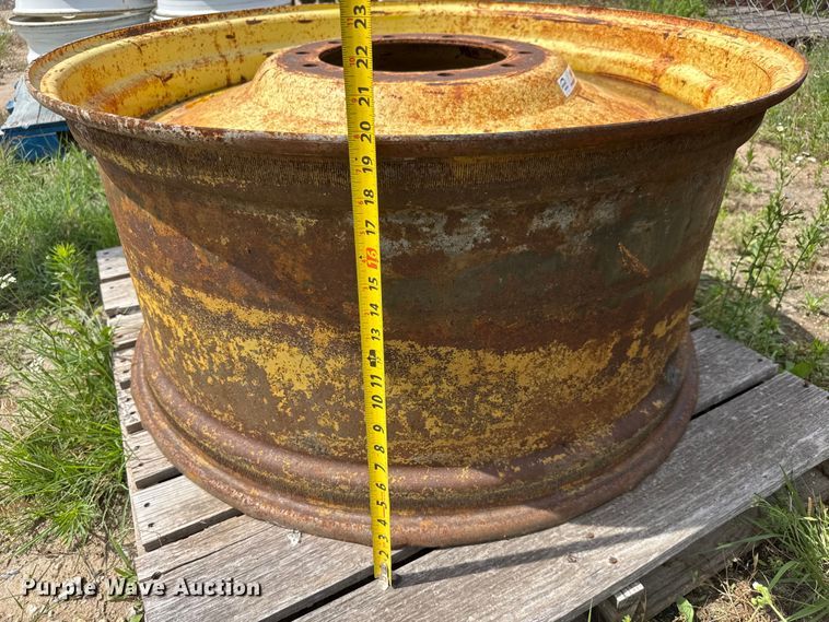 image for item NA9492 Tractor wheel