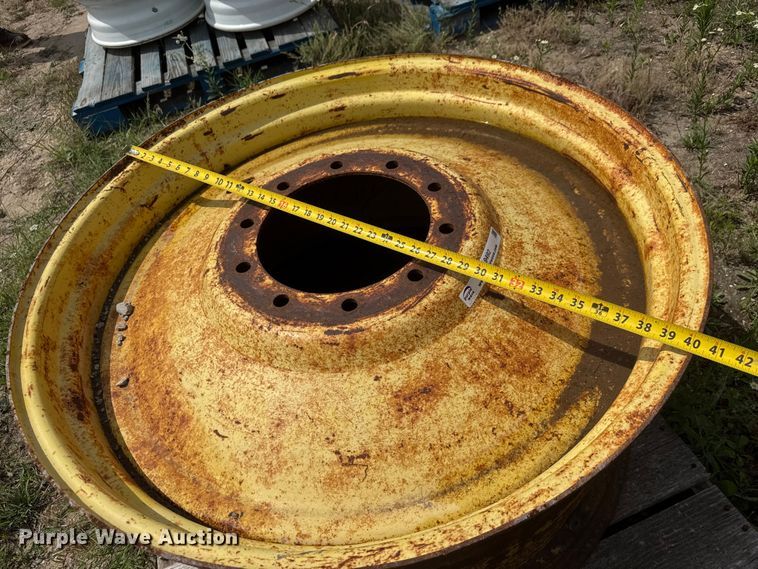 image for item NA9492 Tractor wheel