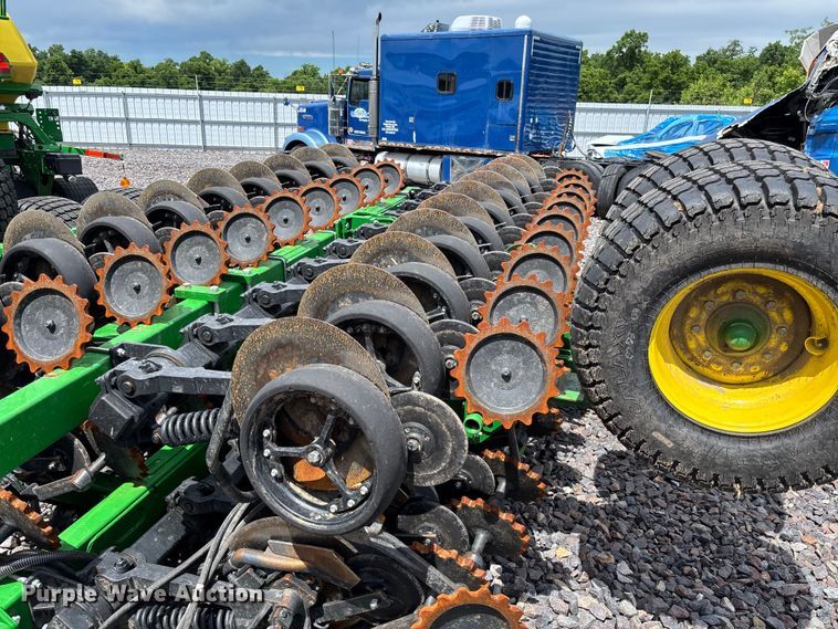 image for item YA3793 2025 John Deere N536C air seeder