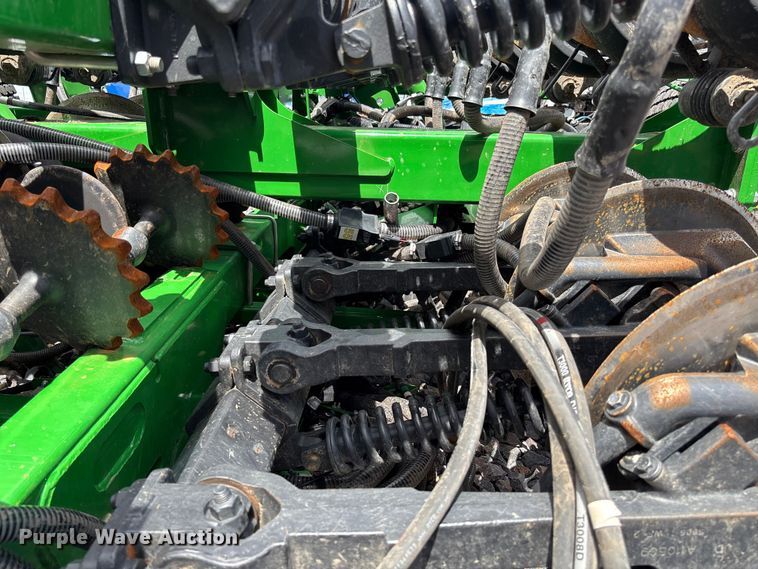 image for item YA3793 2025 John Deere N536C air seeder