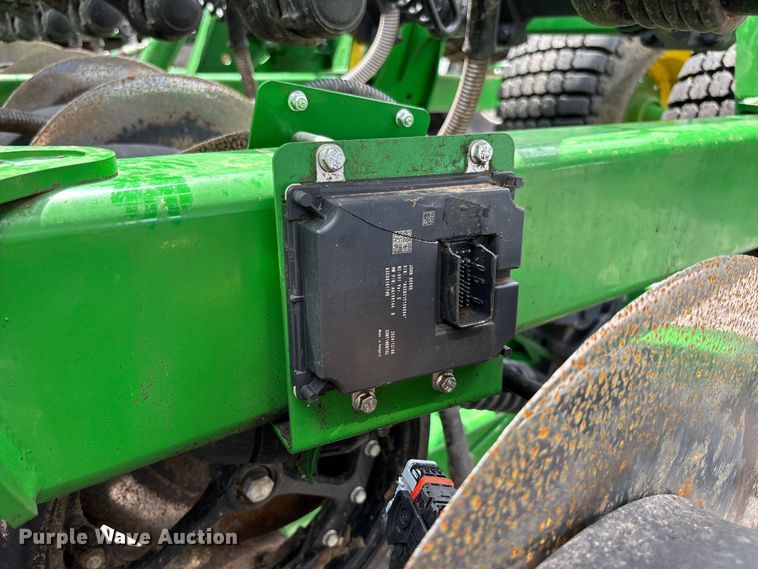 image for item YA3793 2025 John Deere N536C air seeder