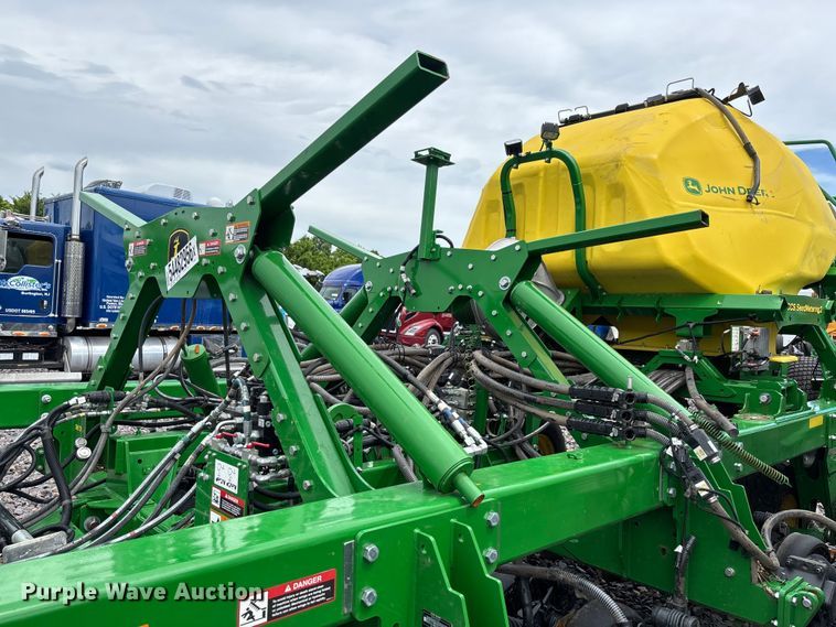 image for item YA3793 2025 John Deere N536C air seeder