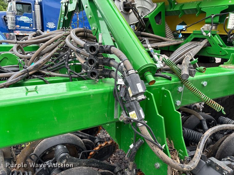 image for item YA3793 2025 John Deere N536C air seeder