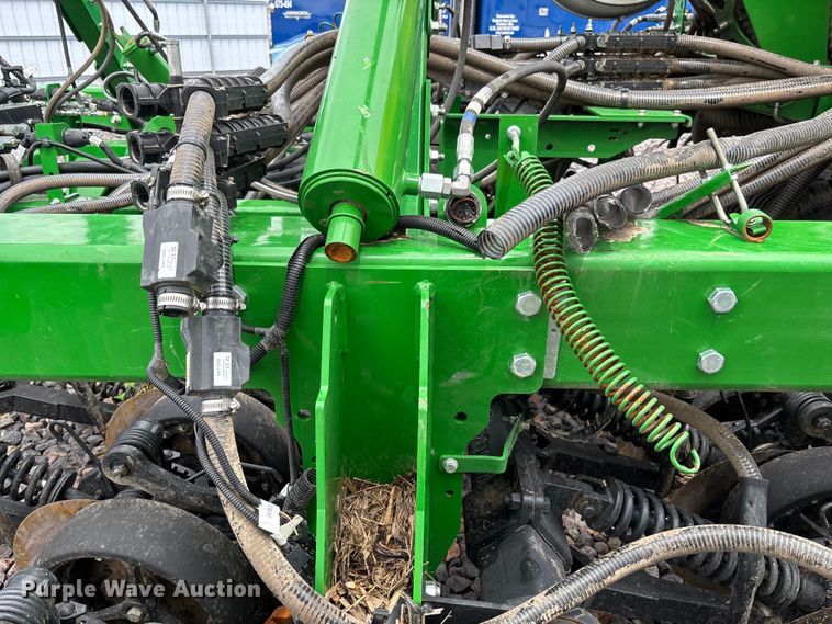 image for item YA3793 2025 John Deere N536C air seeder