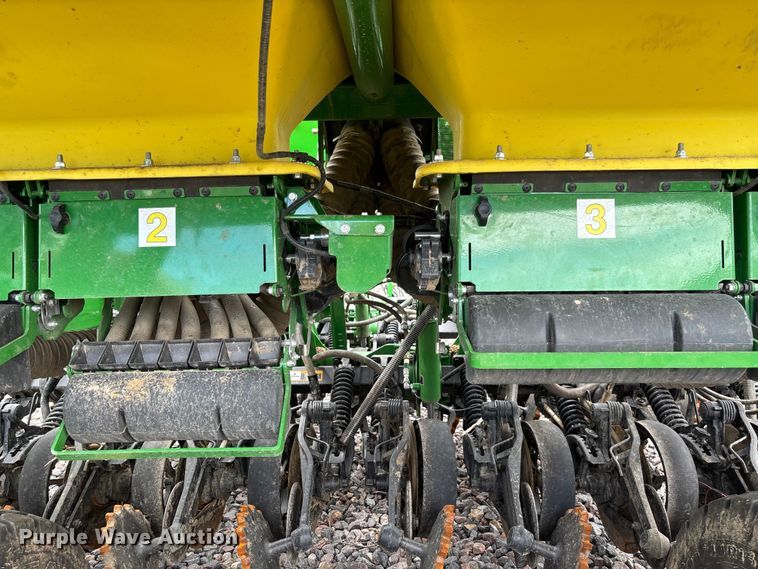 image for item YA3793 2025 John Deere N536C air seeder