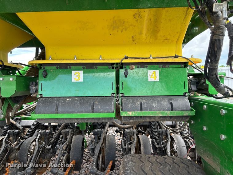 image for item YA3793 2025 John Deere N536C air seeder
