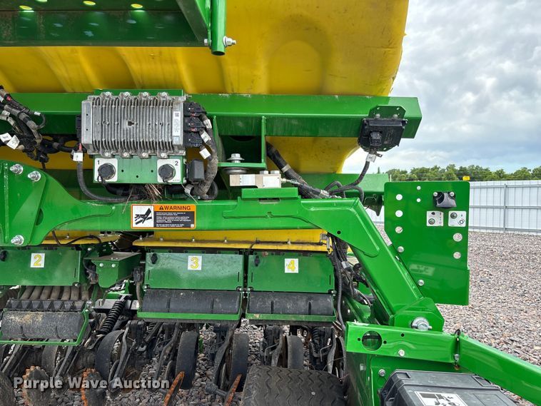 image for item YA3793 2025 John Deere N536C air seeder