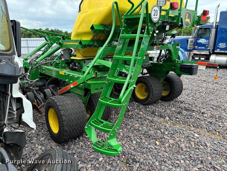 image for item YA3793 2025 John Deere N536C air seeder