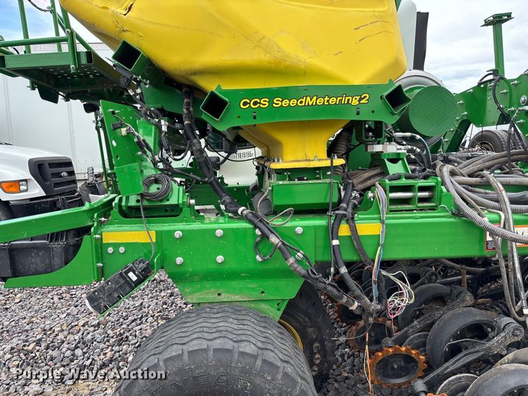 image for item YA3793 2025 John Deere N536C air seeder