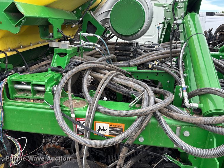 image for item YA3793 2025 John Deere N536C air seeder