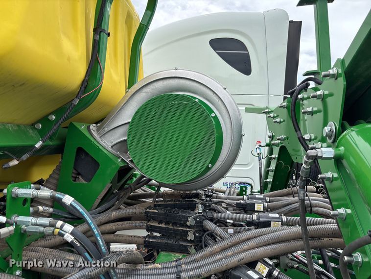 image for item YA3793 2025 John Deere N536C air seeder