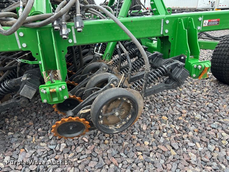 image for item YA3793 2025 John Deere N536C air seeder