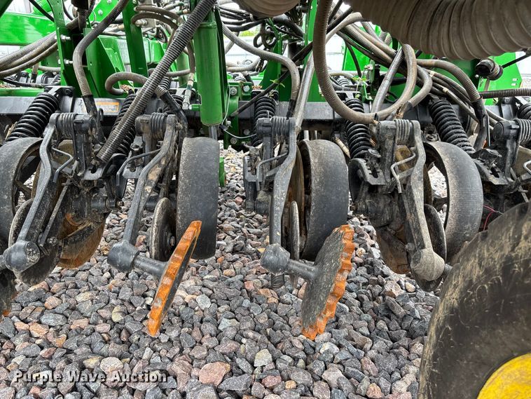 image for item YA3793 2025 John Deere N536C air seeder