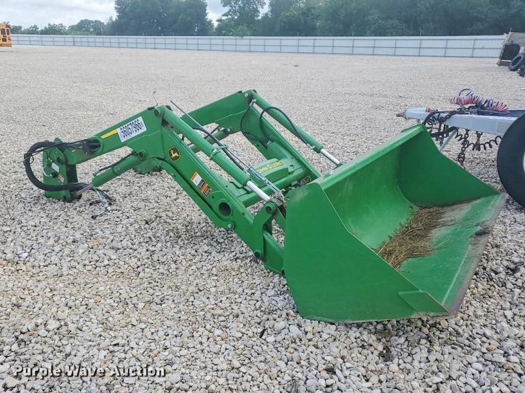 image for item YA3856 2020 John Deere 520M loader