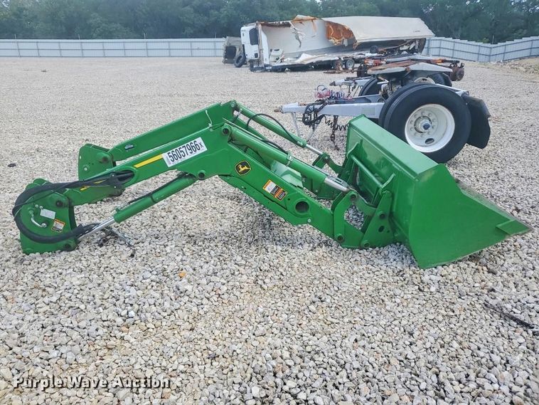 image for item YA3856 2020 John Deere 520M loader
