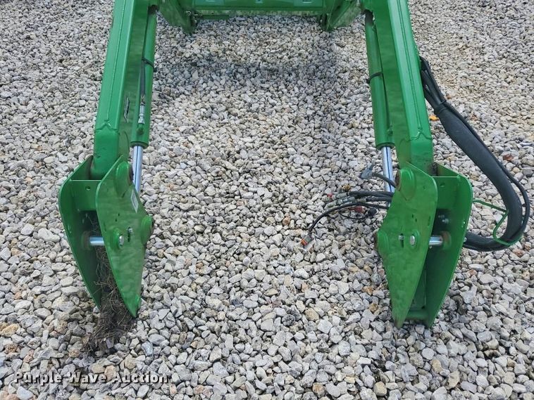 image for item YA3856 2020 John Deere 520M loader
