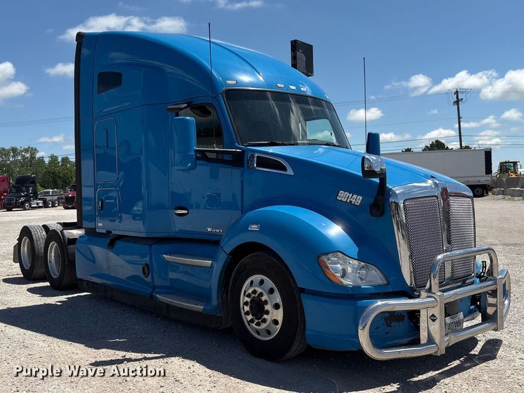 image for item DO5242 2020 Kenworth T680 semi truck