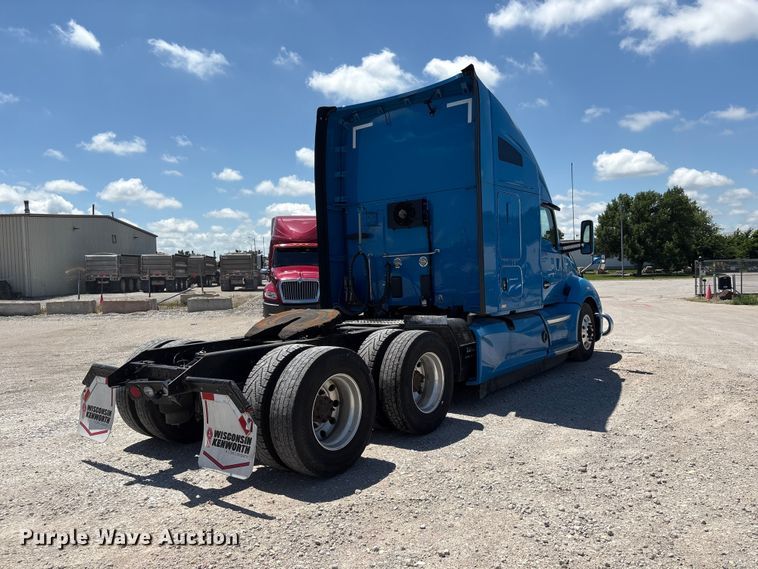 image for item DO5242 2020 Kenworth T680 semi truck