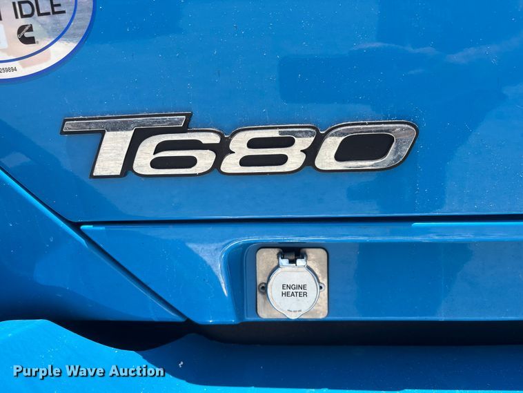 image for item DO5242 2020 Kenworth T680 semi truck
